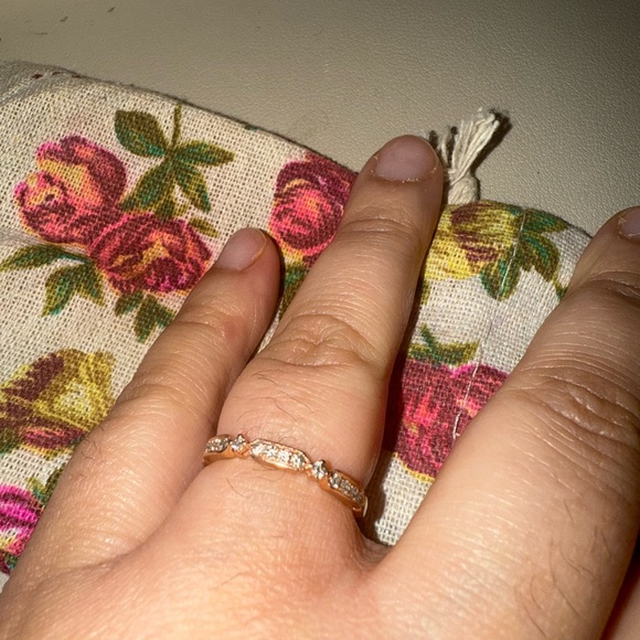 FLASH SALE!!! Elegant Gold Ring with Sparkling Stones - Picture 6 of 8